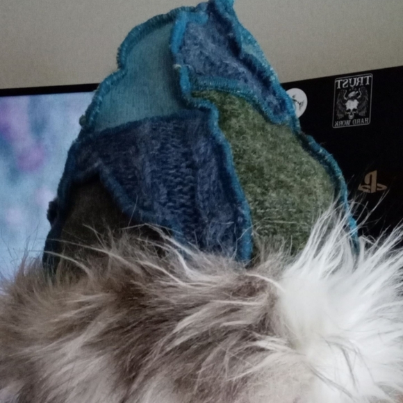 Hat - Picture 2 of 2